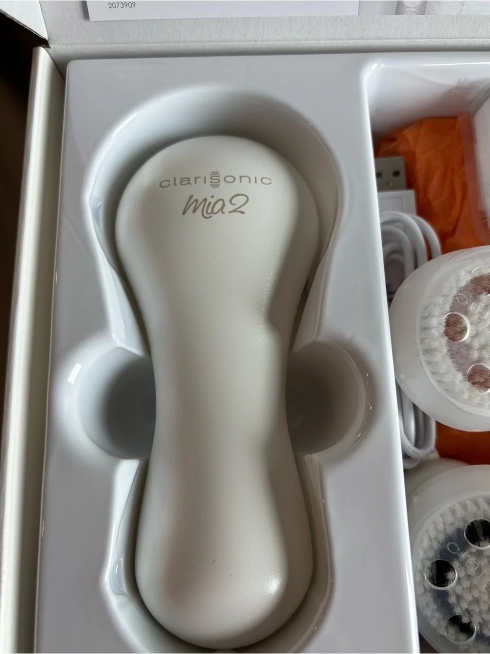 Clarisonic Mia 2 Sonic Facial Cleansing Brush Set White NIB 5 Brush Heads